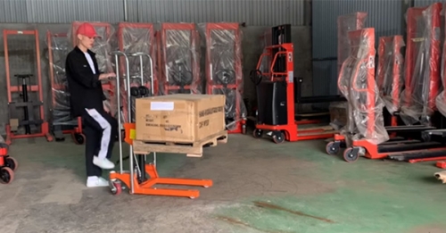 Xe nâng mini tại Bắc Ninh