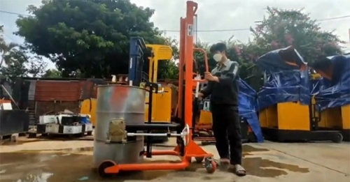 Cho thuê xe nâng thùng phuy tại Bắc Ninh