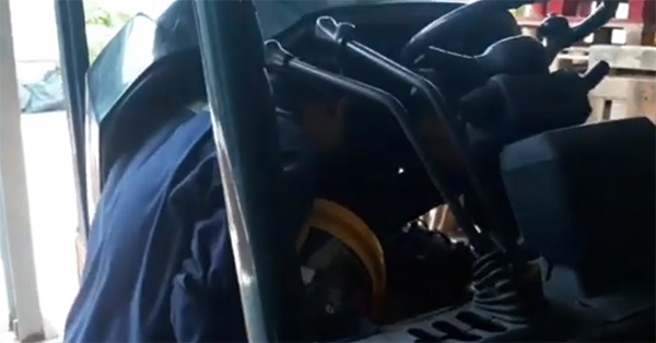 Thực hiện thay dầu thắng xe nâng chuyển nghiệp an toàn