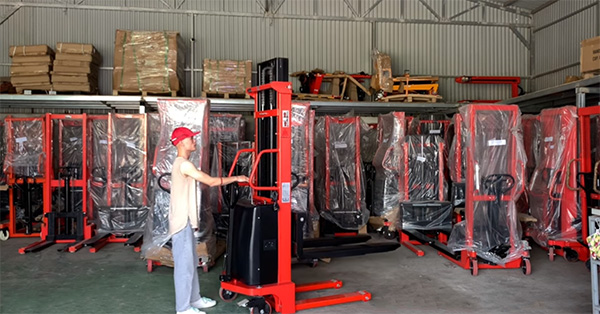 Xe nâng bán tự động chính hãng tại Bắc Ninh